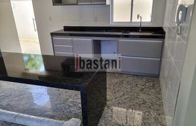 Imagem 7: Área Privativa 2 suítes armários 2 vagas ótimo ponto do bairro