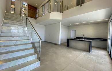 Imagem: A casa em condomínio à venda possui 3 Dormitórios, 1 Banheiro