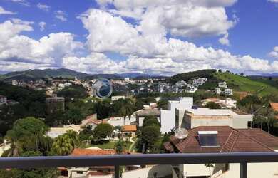 Imagem: O apartamento possui 3 Dormitórios, 1 Banheiro, 2 Vagas na