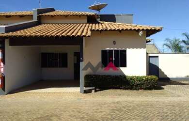 Imagem: A casa em condomínio possui 3 Dormitórios, 2 Banheiros, 2