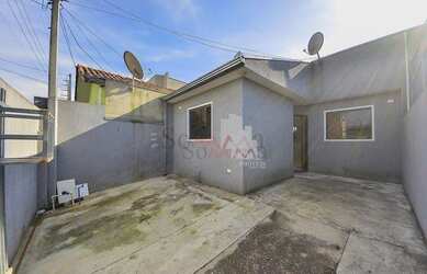 Imagem: A casa possui 2 Dormitórios, 1 Banheiro, 1 Vaga na garagem