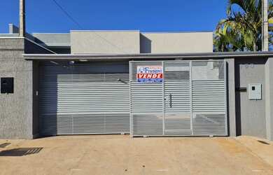 Imagem: A casa possui 2 Dormitórios, 2 Banheiros, 123m² de Área e