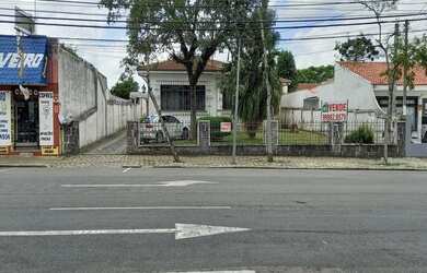 Imagem: O terreno possui 1.000m² de Área e está localizado em Bacacheri