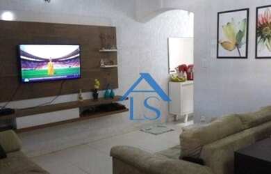 Imagem: A casa possui 3 Dormitórios, 2 Banheiros, 2 Vagas na garagem