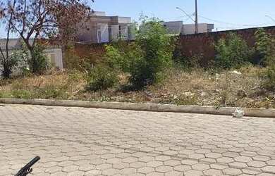 Imagem: O terreno possui 350m² de Área e está localizado em Saudade