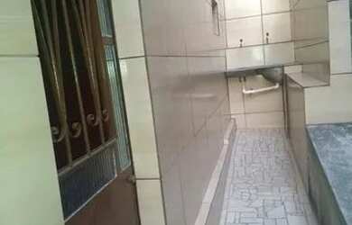 Imagem: A casa possui 1 Dormitório, 1 Banheiro e está localizado