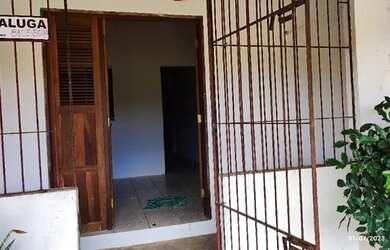 Imagem: A casa possui 1 Dormitório e 1 Banheiro e está localizado