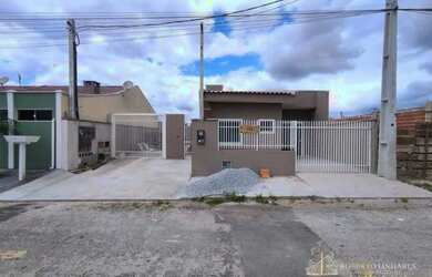 Imagem: A casa possui 2 Dormitórios, 1 Banheiro, 1 Vaga na garagem