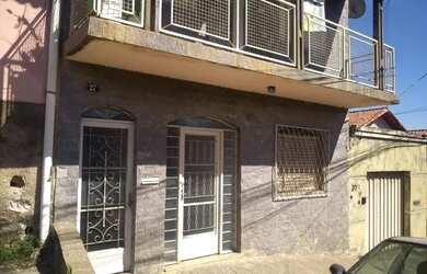 Imagem: A casa possui 2 Dormitórios, 1 Banheiro, 100m² de Área e