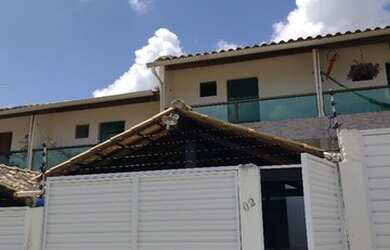 Imagem: A casa possui 3 Dormitórios, 3 Banheiros, 2 Vagas na garagem