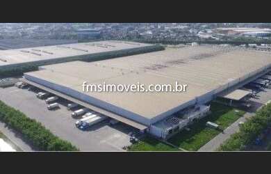 Imagem: O depósito possui 5 Vagas na garagem, 6.589m² de Área e