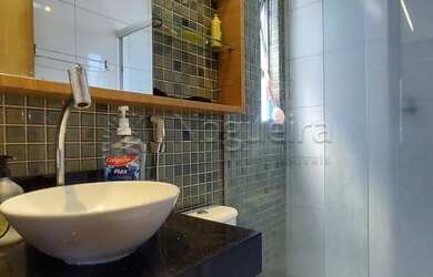 Imagem: O apartamento possui 2 Dormitórios, 2 Banheiros, 1 Vaga na