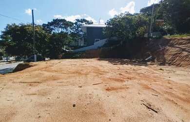 Imagem: O terreno possui 240m² de Área e está localizado em Várzea