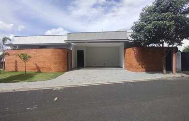 Imagem: A casa em condomínio possui 2 Dormitórios, 1 Banheiro, 1 Vaga