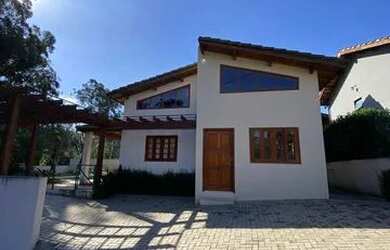 Imagem: A casa em condomínio possui 3 Dormitórios, 3 Banheiros, 3