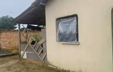 Imagem: A casa possui 3 Dormitórios, 1 Banheiro e está localizado