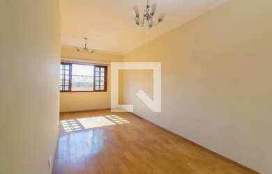 Imagem: A casa em condomínio possui 2 Dormitórios, 3 Banheiros, 3