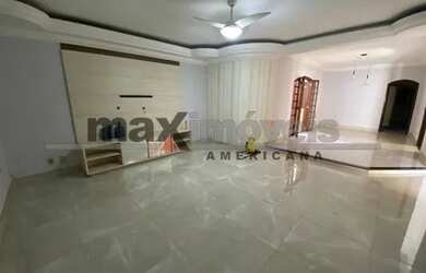 Imagem: A casa possui 4 Dormitórios, 3 Banheiros, 5 Vagas na garagem