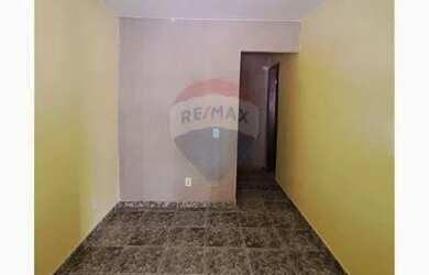 Imagem: A casa possui 3 Dormitórios, 2 Banheiros, 1 Vaga na garagem