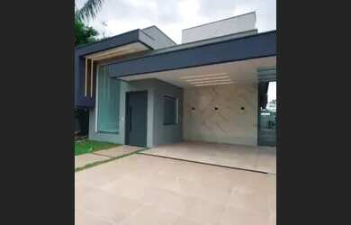 Imagem: A casa em condomínio possui 3 Dormitórios, 4 Banheiros, 3