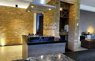 Imagem: A casa em condomínio à venda possui 3 Dormitórios, 5 Banheiros