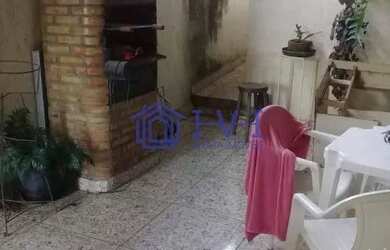 Imagem: A casa possui 5 Dormitórios, 3 Banheiros, 4 Vagas na garagem