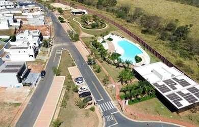 Imagem: O terreno possui 250m² de Área e está localizado em Jardins