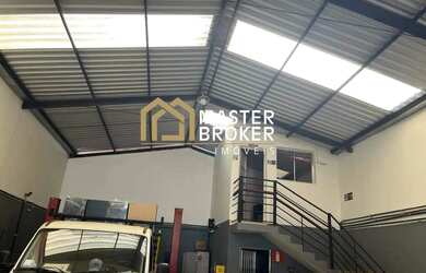 Imagem: O depósito possui 1 Vaga na garagem e 250m² de Área e está