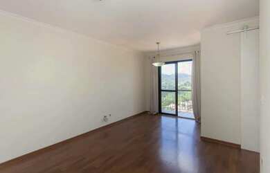 Imagem: O apartamento possui 3 Dormitórios, 1 Banheiro, 1 Vaga na garagem