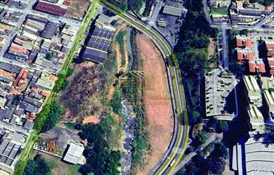 Imagem: O terreno possui 17.000m² de Área e está localizado em Jardim