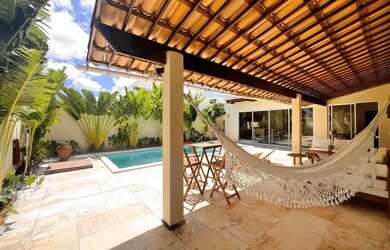 Imagem: A casa em condomínio possui 5 Dormitórios, 5 Banheiros, 2