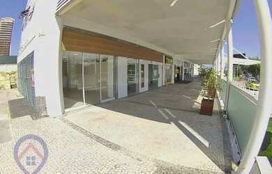 Imagem: O depósito possui 1 Vaga na garagem, 68m² de Área e está