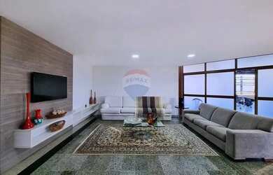 Imagem: O apartamento possui 5 Dormitórios, 5 Banheiros, 3 Vagas na