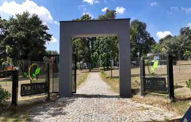 Imagem: A casa em condomínio possui 5 Dormitórios, 5 Banheiros, 2