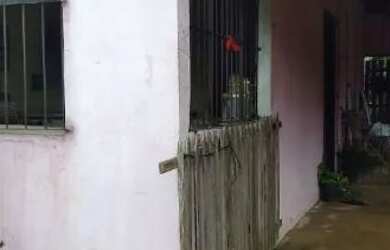 Imagem: A casa possui 2 Dormitórios, 2 Banheiros e está localizado