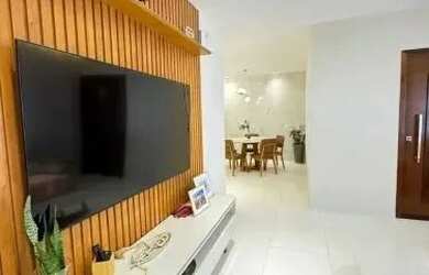 Imagem: A casa possui 3 Dormitórios, 2 Banheiros e 1 Vaga na garagem