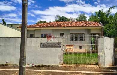 Imagem: A casa possui 3 Dormitórios, 2 Banheiros, 130m² de Área e