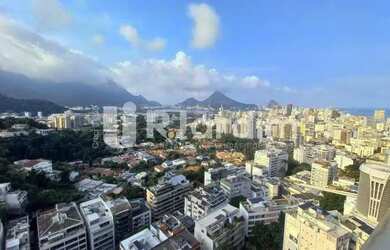 Imagem: O apartamento possui 4 Dormitórios, 4 Banheiros, 1 Vaga na