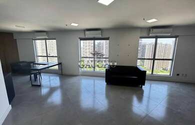 Imagem: O depósito possui 1 Vaga na garagem, 53m² de Área e está