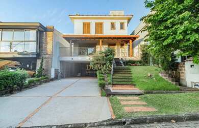 Imagem: A casa em condomínio à venda possui 3 Dormitórios, 4 Banheiros