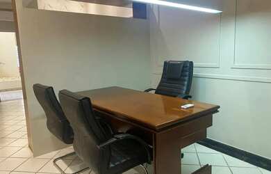 Imagem: O depósito possui 1 Vaga na garagem, 30m² de Área e está