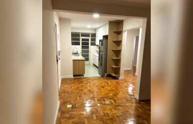 Imagem: O apartamento possui 2 Dormitórios, 1 Banheiro, 1 Vaga na garagem