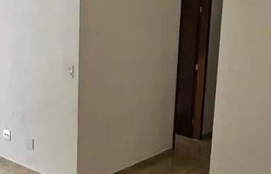 Imagem: O apartamento possui 3 Dormitórios, 1 Banheiro, 1 Vaga na garagem