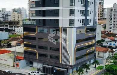 Imagem: O apartamento possui 3 Dormitórios, 1 Banheiro, 2 Vagas na