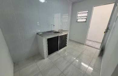 Imagem: A casa possui 1 Dormitório, 1 Banheiro, 30m² de Área e está