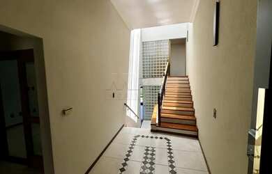 Imagem: A casa em condomínio possui 4 Dormitórios, 5 Banheiros, 4