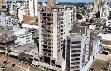 Imagem: O apartamento possui 1 Dormitório, 1 Banheiro, 1 Vaga na garagem