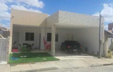 Imagem: A casa em condomínio possui 2 Dormitórios, 1 Banheiro, 2 Vagas