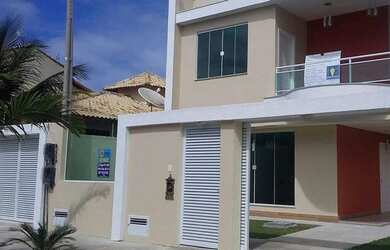 Imagem: A casa em condomínio possui 3 Dormitórios, 1 Banheiro, 2 Vagas