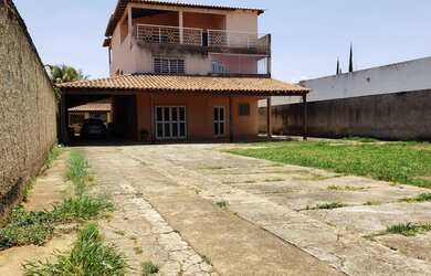 Imagem: A casa em condomínio possui 4 Dormitórios, 5 Banheiros, 5